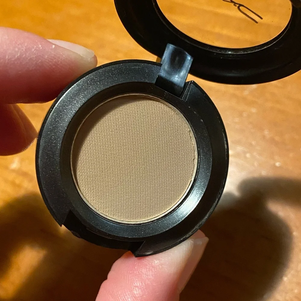 MAC Matte Eye Shadow Omega